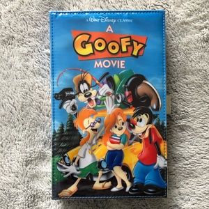 A Goofy Movie clutch